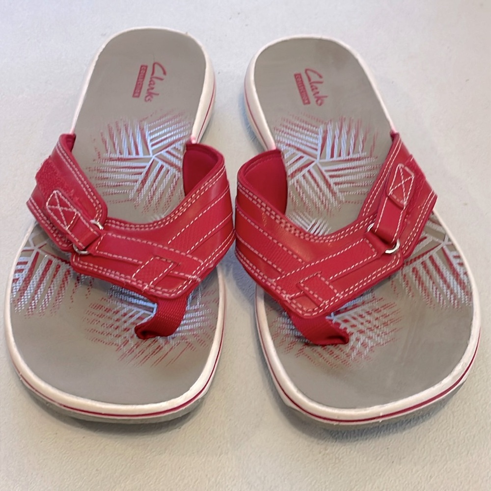 Clarks Flip Flops